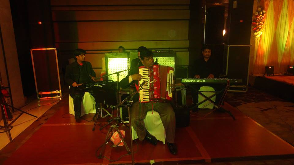 accordion artist near me noida