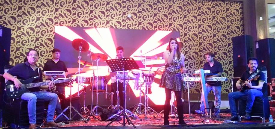 famous jazz singer noida