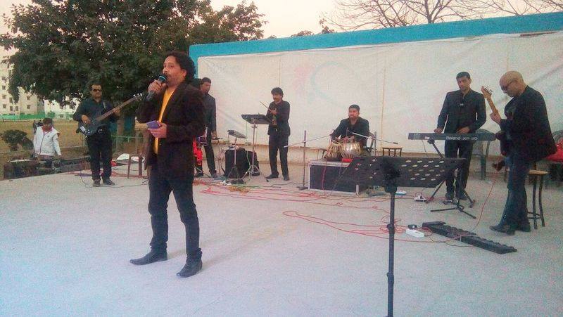 male singer noida