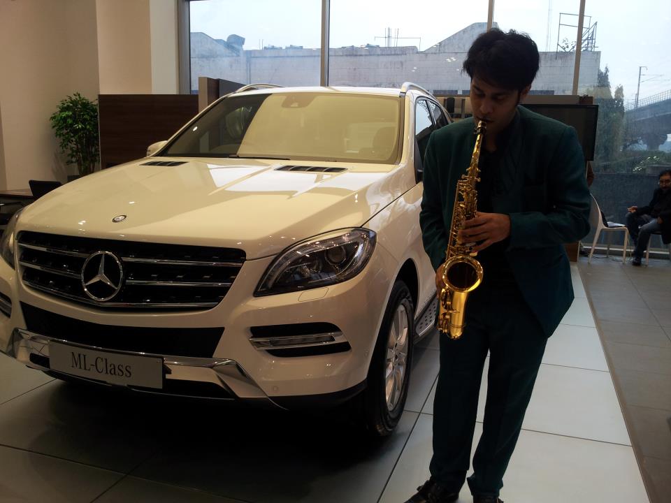 best saxophone artist noida