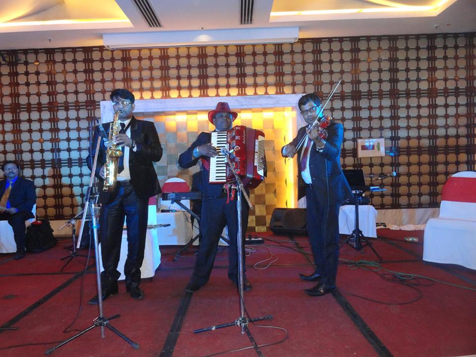 trio musicians noida