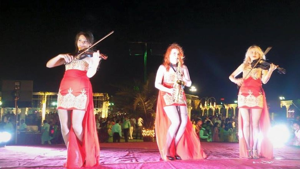 female trio musicians noida